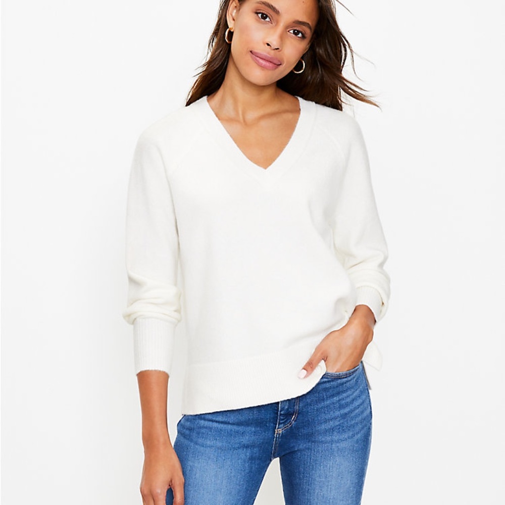 LOFT Relaxed V-Neck Sweater in Whisper White